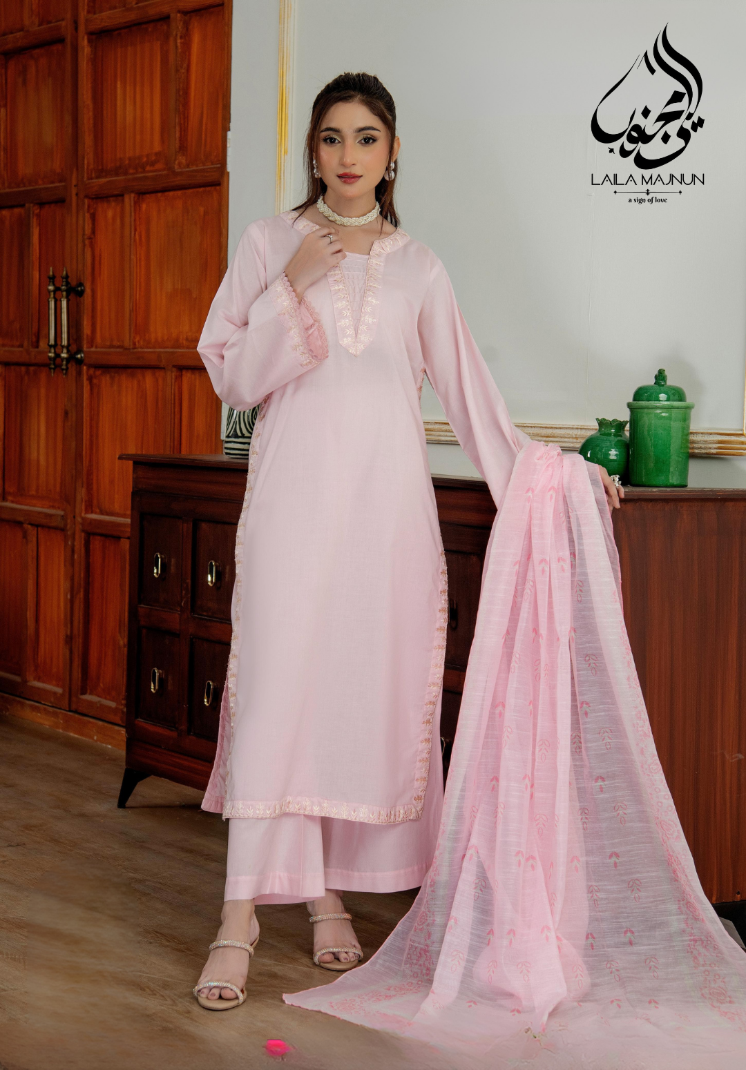 3 PC Lawn Cotton Embroidered Suit ๐ฟ