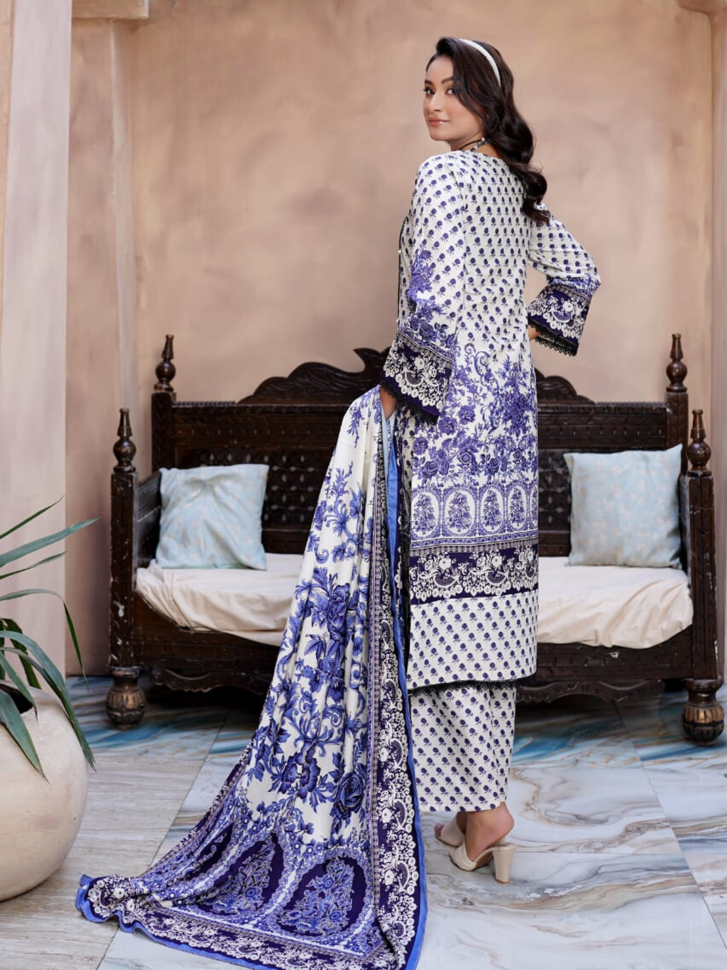 Gul-e-Neelam (گلِ نیلم) - Stitched - 3 Piece