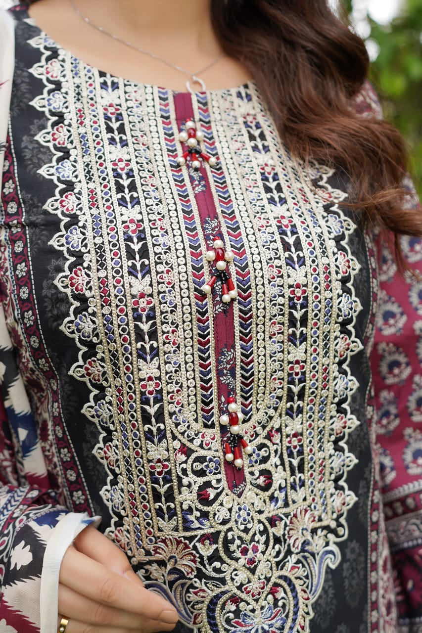 "Rang-e-Mohabbat" 3PC Lawn Suit – Stitched