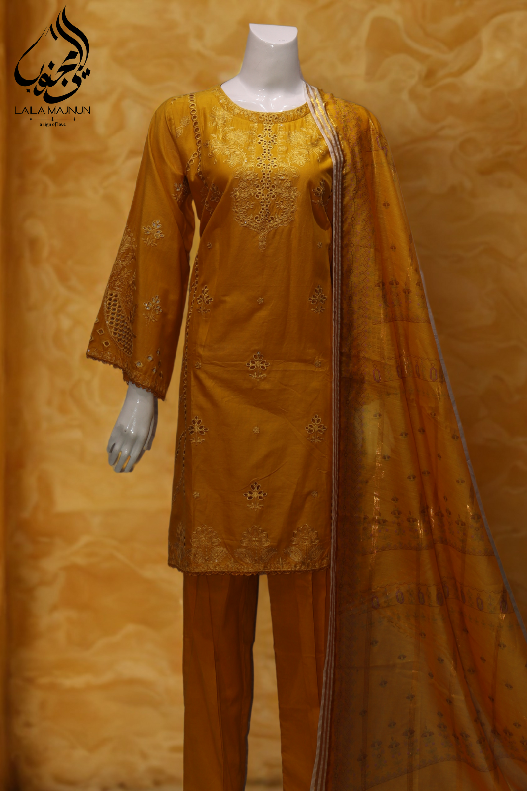 "Bahaar-e-Gulshan" 3PC Cotton Chicken kari Embroided