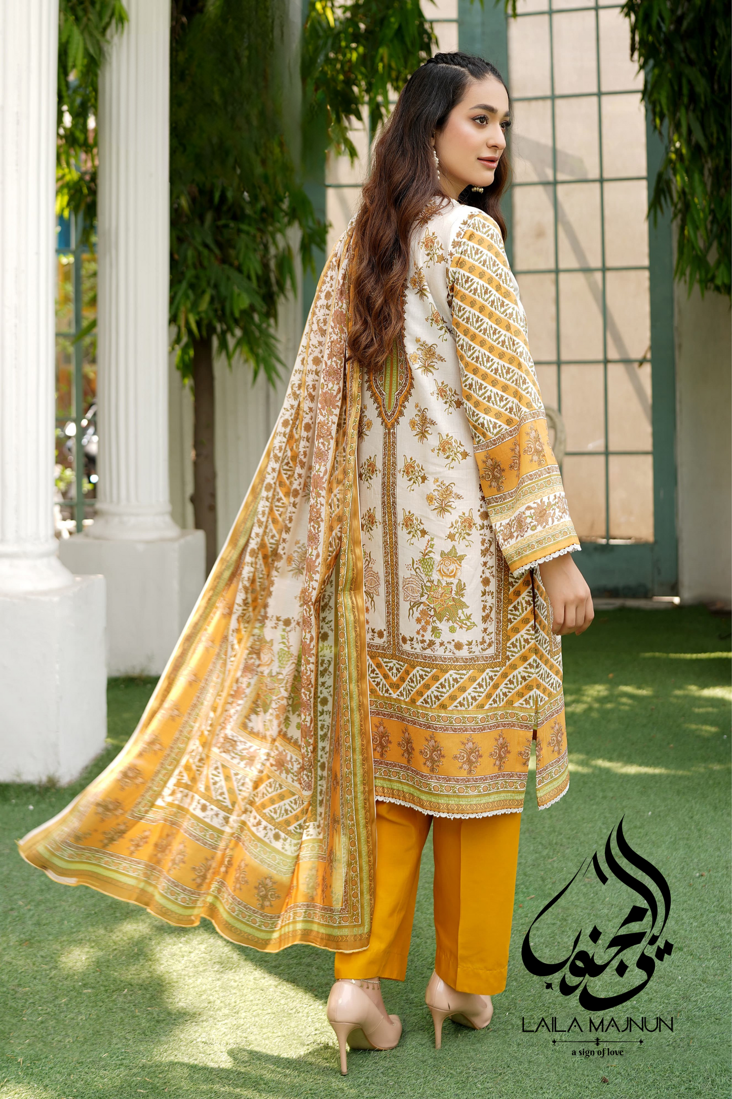 "Noor-e-Elan" 3PC Lawn Embroidered Suit